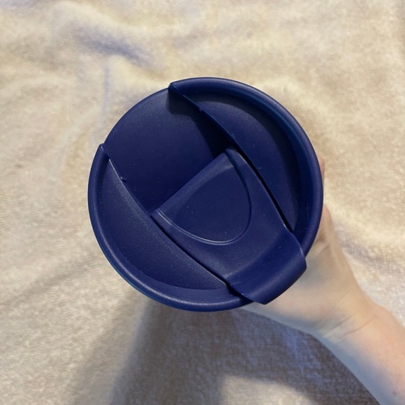 Vera Bradley Regal Rosette Travel Mug NWT - Picture 6 of 6